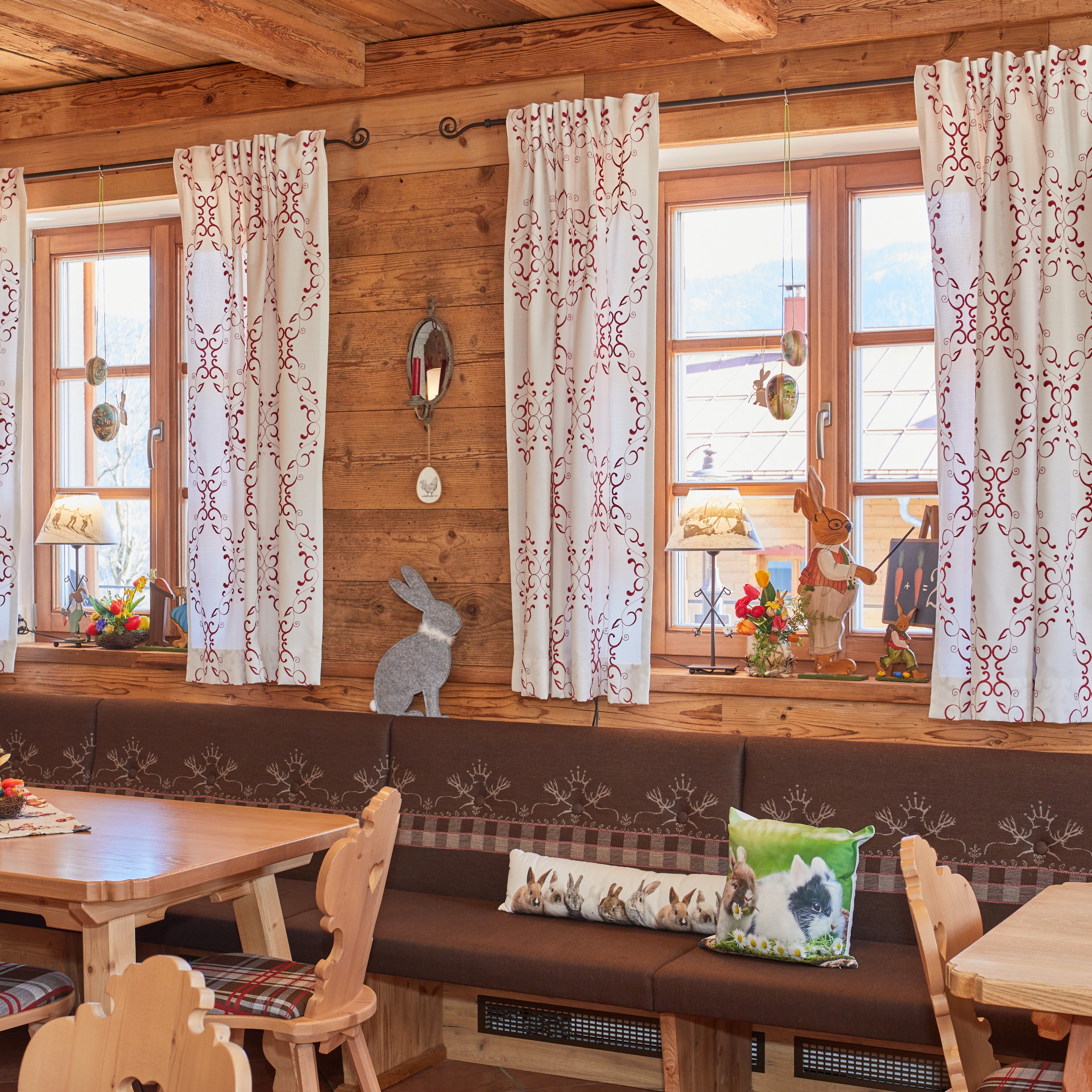 Berghotel Birkenhof Gaststube Ostern