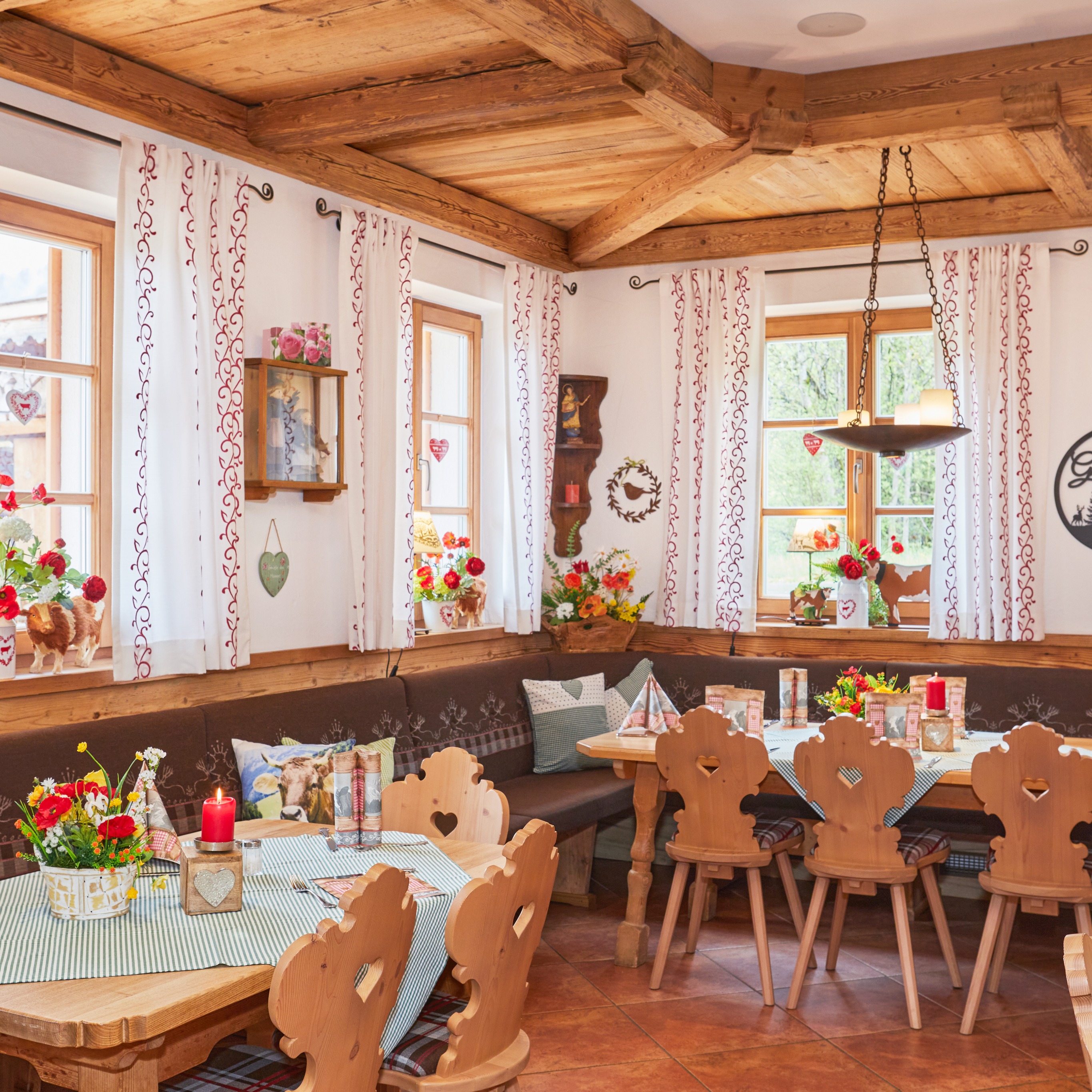 Gaststube gut essen Berghotel Birkenhof Reit im Winkl 